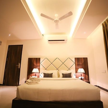 Meghdoot Hotel & Resort Ujjain Eksteriør bilde