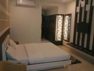 Meghdoot Hotel & Resort Ujjain Rom bilde