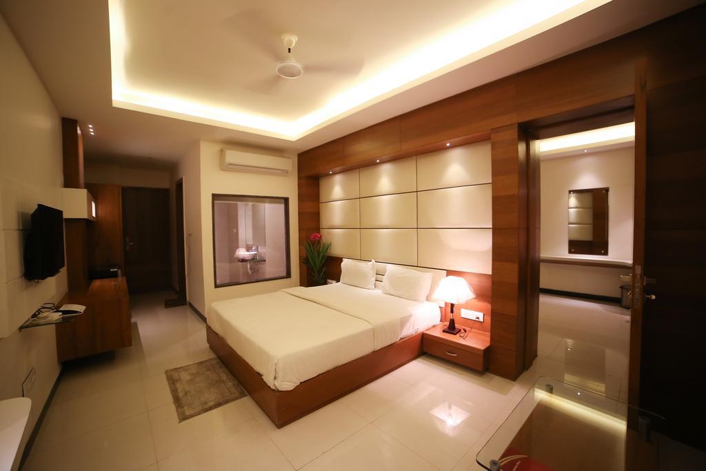 Meghdoot Hotel & Resort Ujjain Eksteriør bilde