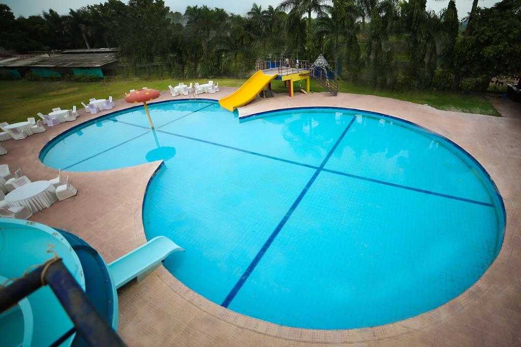 Meghdoot Hotel & Resort Ujjain Eksteriør bilde