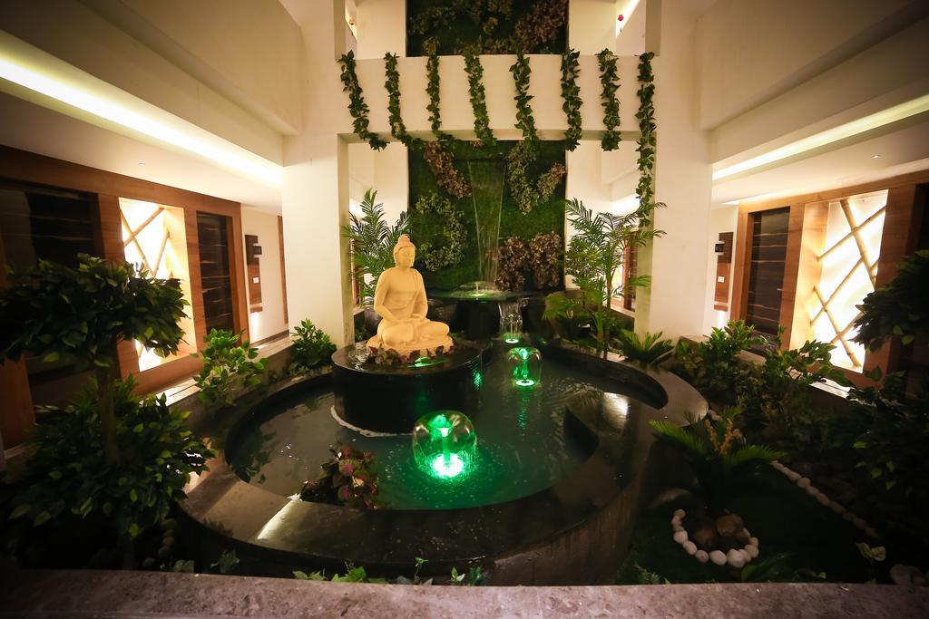 Meghdoot Hotel & Resort Ujjain Eksteriør bilde